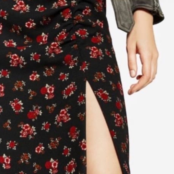Zara Midi skirt Y2K Ruched Dark Floral Roses Black Red Dark romantic Fairy M - Picture 2 of 16